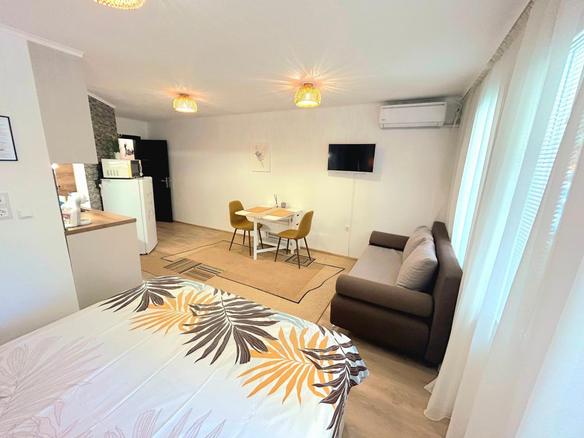 Aloha Apartment Burgas City Exterior foto