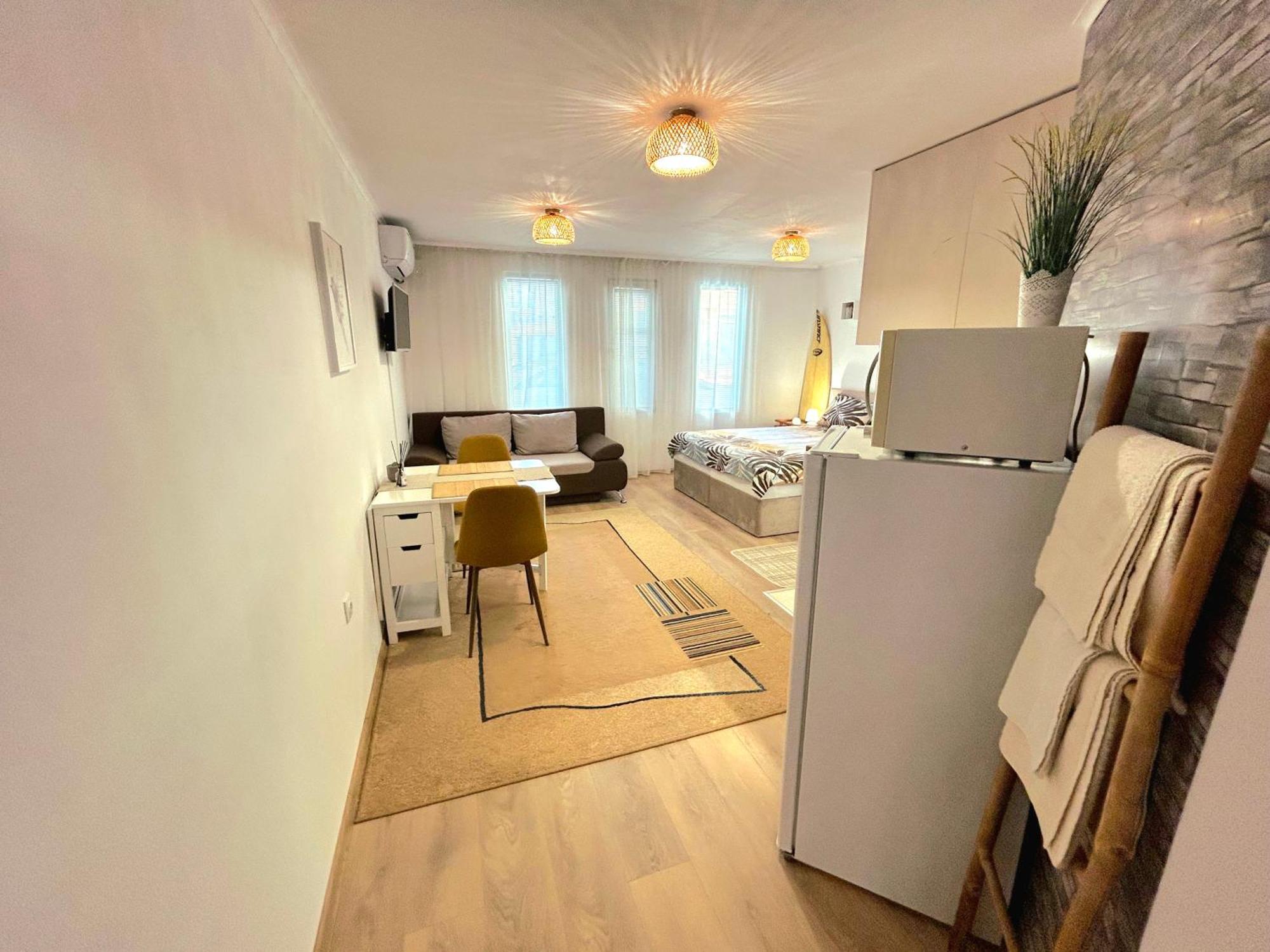 Aloha Apartment Burgas City Exterior foto