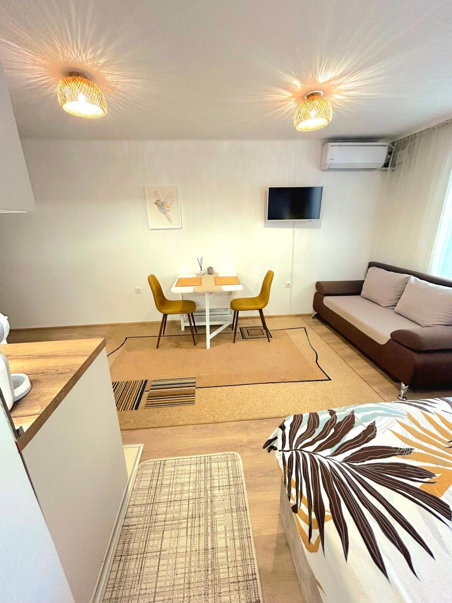 Aloha Apartment Burgas City Exterior foto